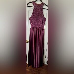 *CLEARANCE* NWT JULIET SZ 10 MAROON/BURGUNDY Fully Beaded Halter Top Gown #6012